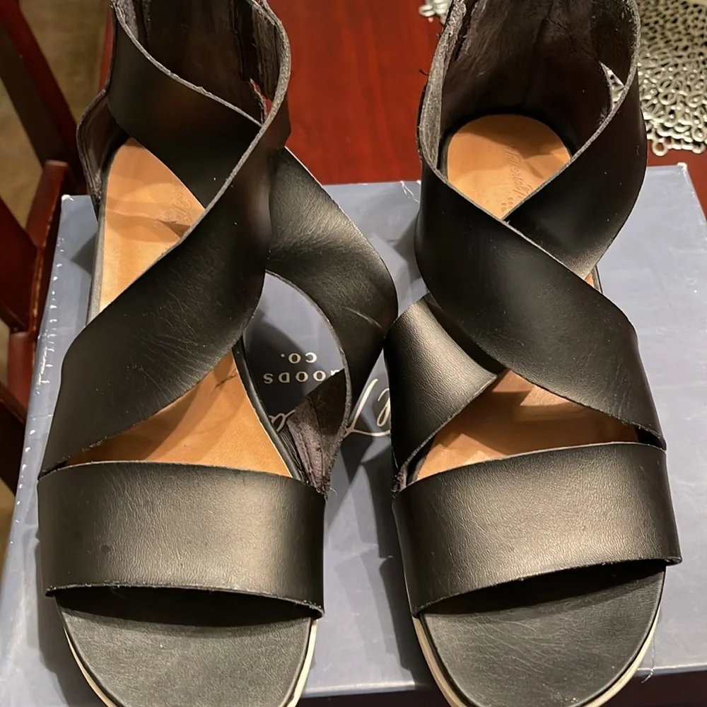 Shoes - Picture 2 of 8